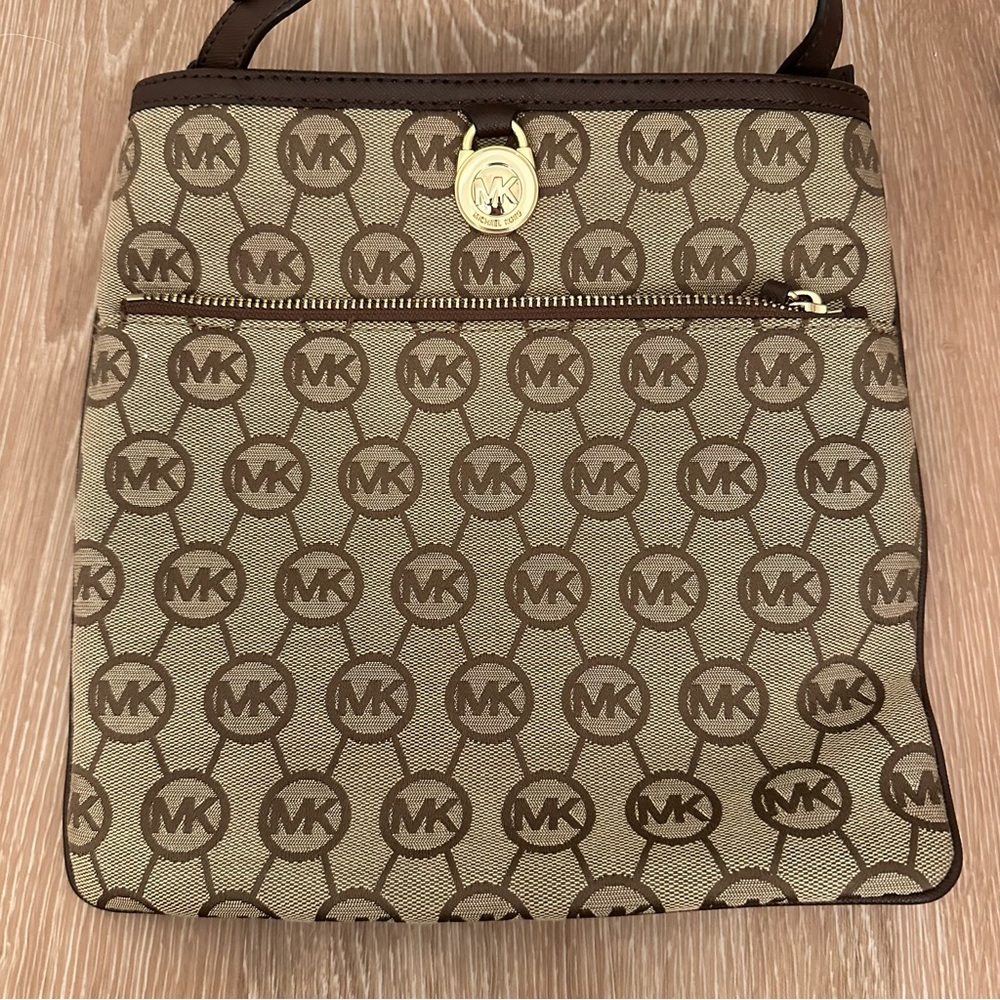 Michael Kors Kempton crossbody